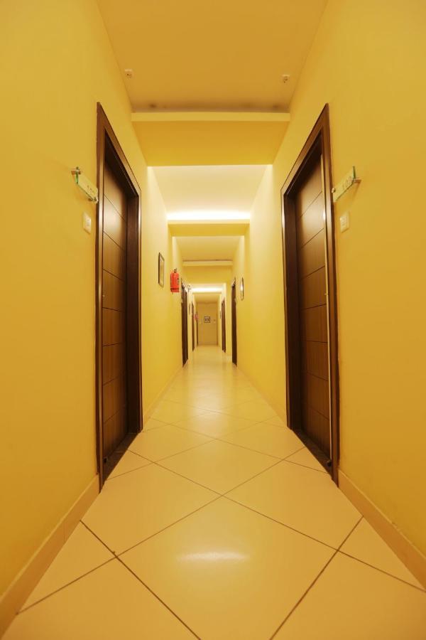 Hotel Premiere Villa Bénarès Extérieur photo