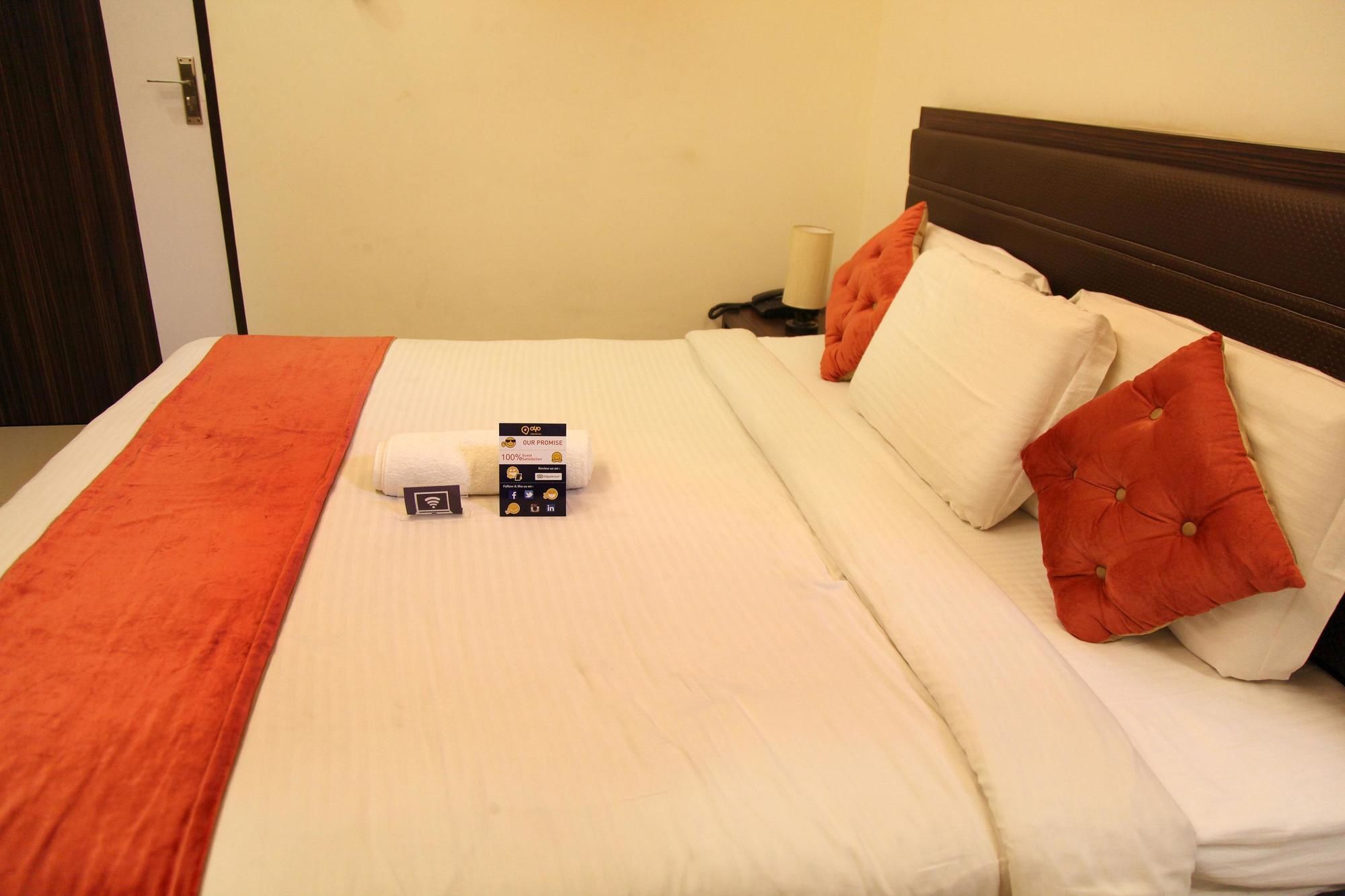 Hotel Premiere Villa Bénarès Extérieur photo